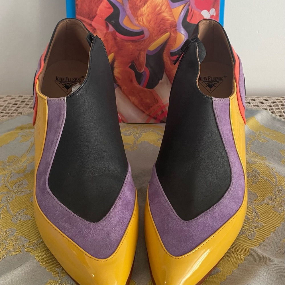 Gorgeous ankle shoe/boot. 3” heel.